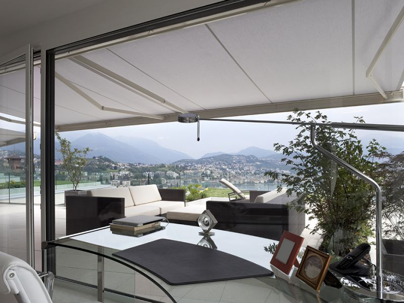 Retractable & Folding-Arm Awnings